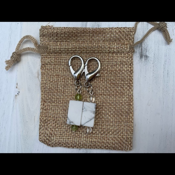 2/20$ Howlite Pet Charm / Crystal Dog Collar Charm - Picture 3 of 4